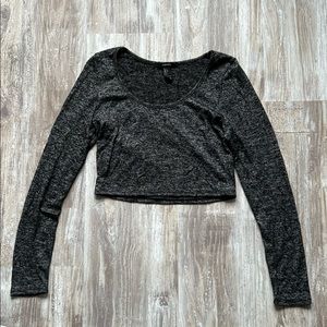 Long-sleeve crop top